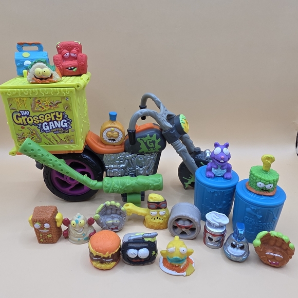 moose toys Other - Grossery Gang Power Putrid Delivery Strike Bike & Figures Season 3 Lot